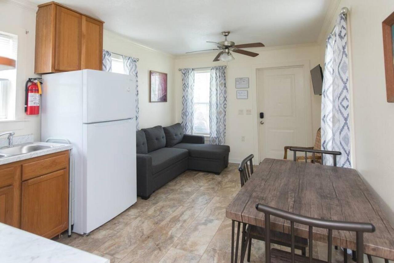 Chapel House Apartment Pass Christian ภายนอก รูปภาพ