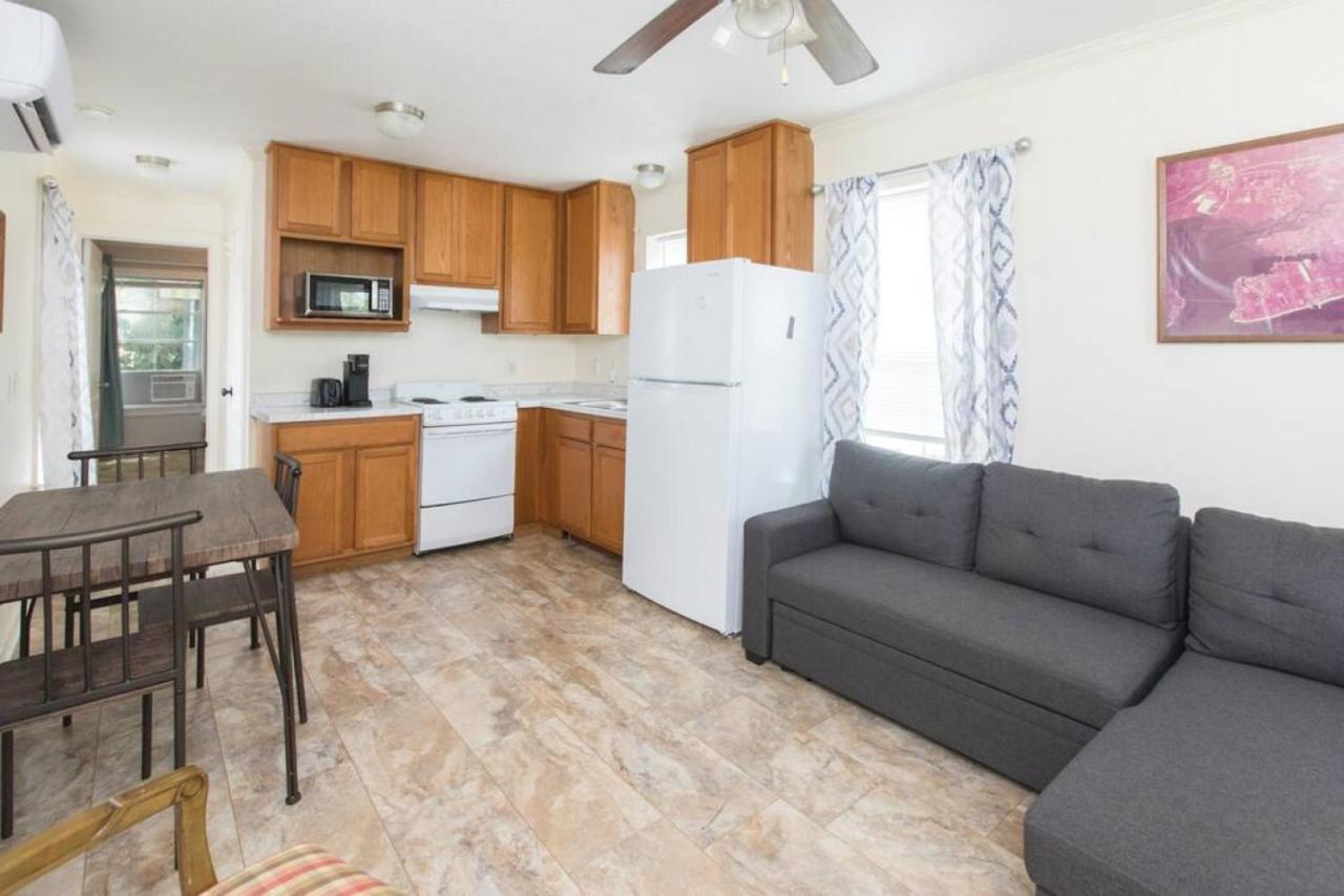 Chapel House Apartment Pass Christian ภายนอก รูปภาพ
